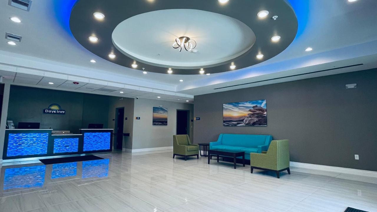 Days Inn & Suites By Wyndham Greater Tomball Exteriör bild