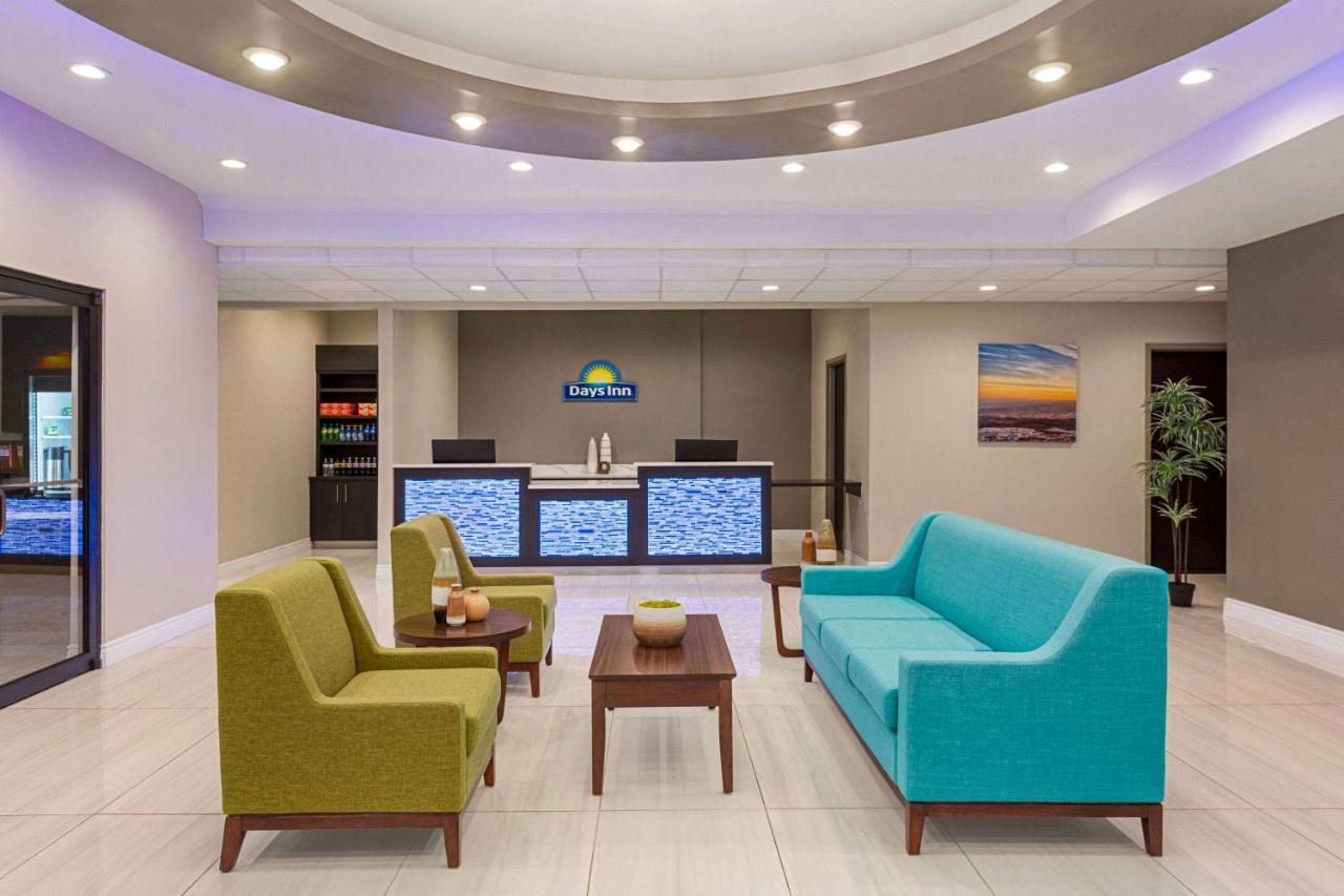 Days Inn & Suites By Wyndham Greater Tomball Exteriör bild